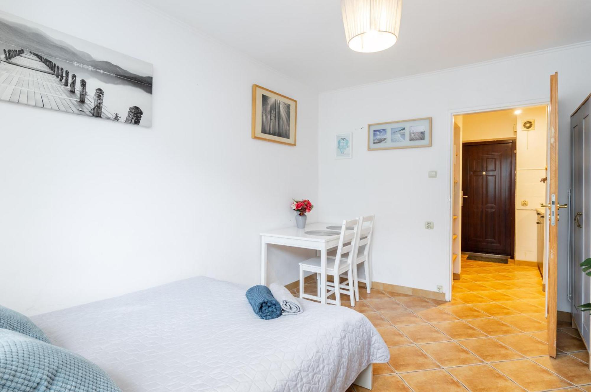 Cinnamon Apartment Metro Swietokrzyska Varşovia Exterior foto