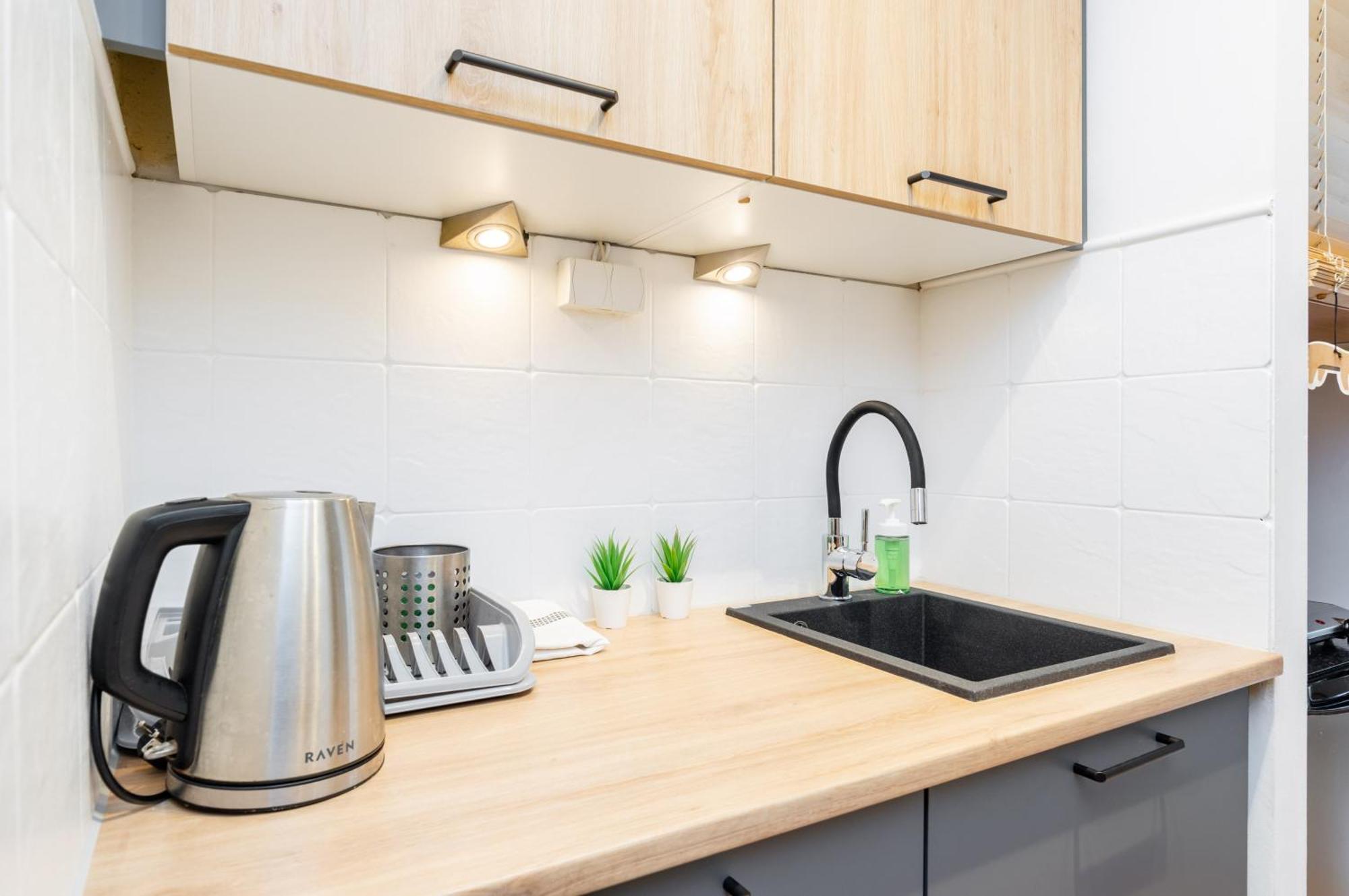 Cinnamon Apartment Metro Swietokrzyska Varşovia Exterior foto