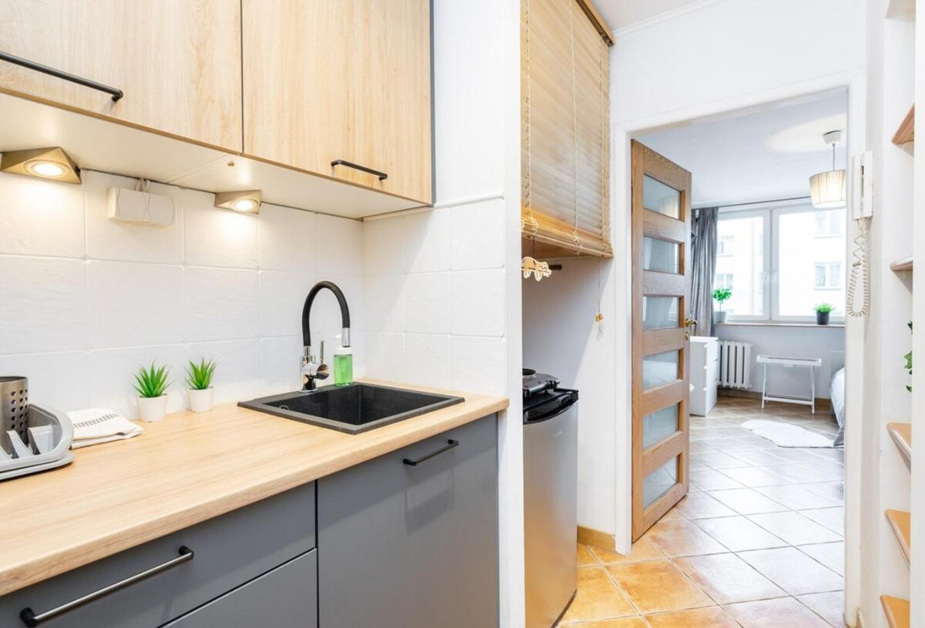 Cinnamon Apartment Metro Swietokrzyska Varşovia Exterior foto
