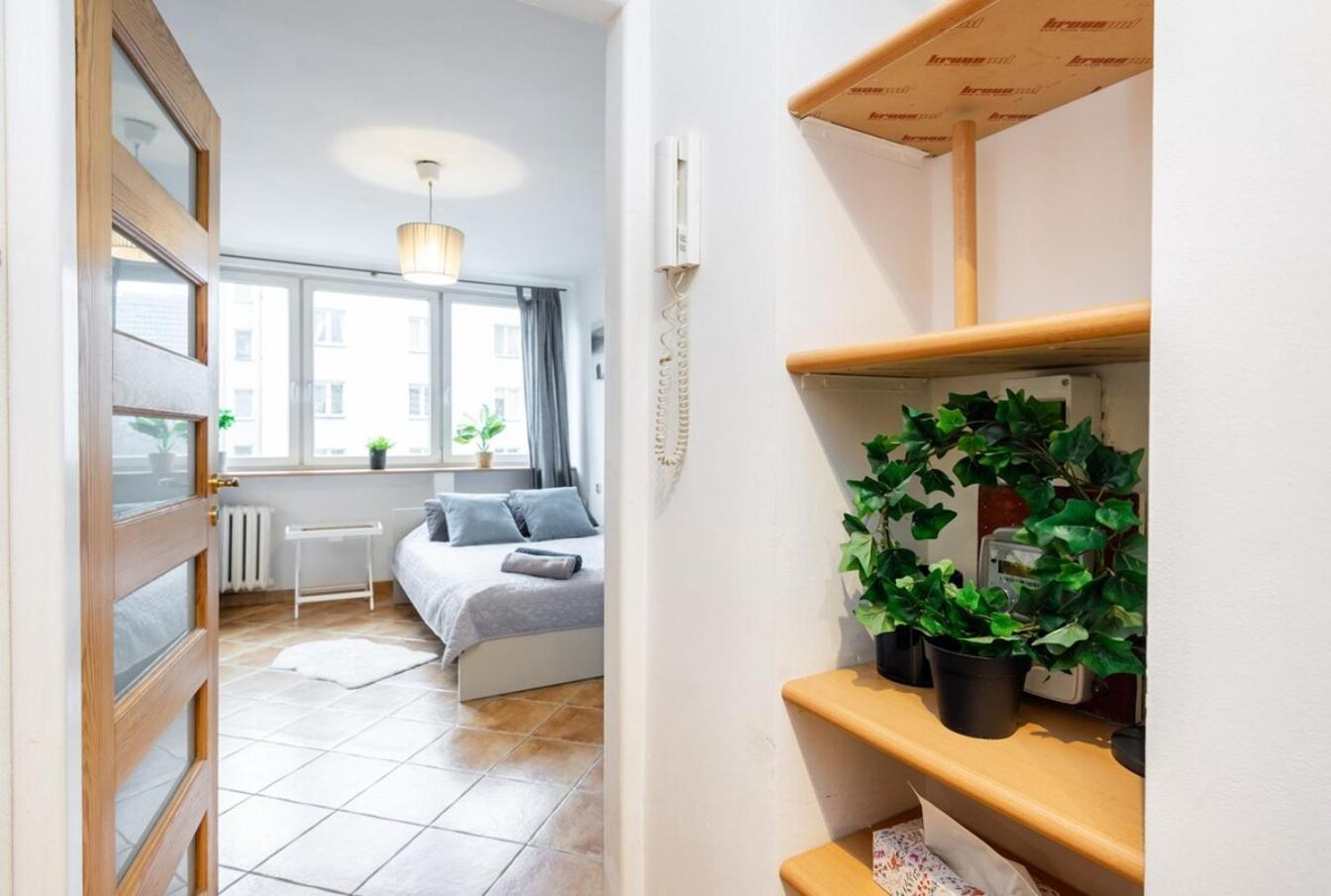 Cinnamon Apartment Metro Swietokrzyska Varşovia Exterior foto