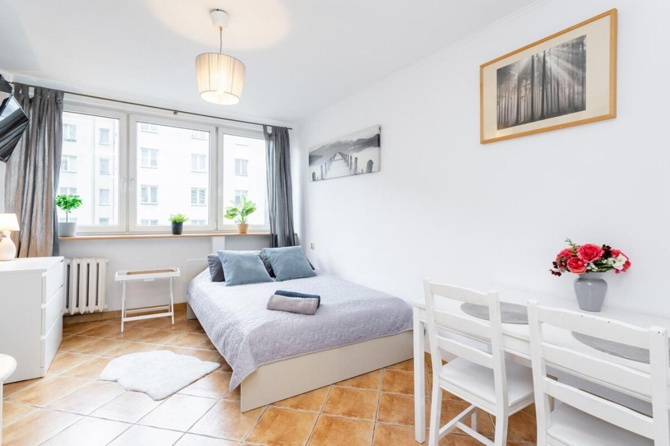 Cinnamon Apartment Metro Swietokrzyska Varşovia Exterior foto